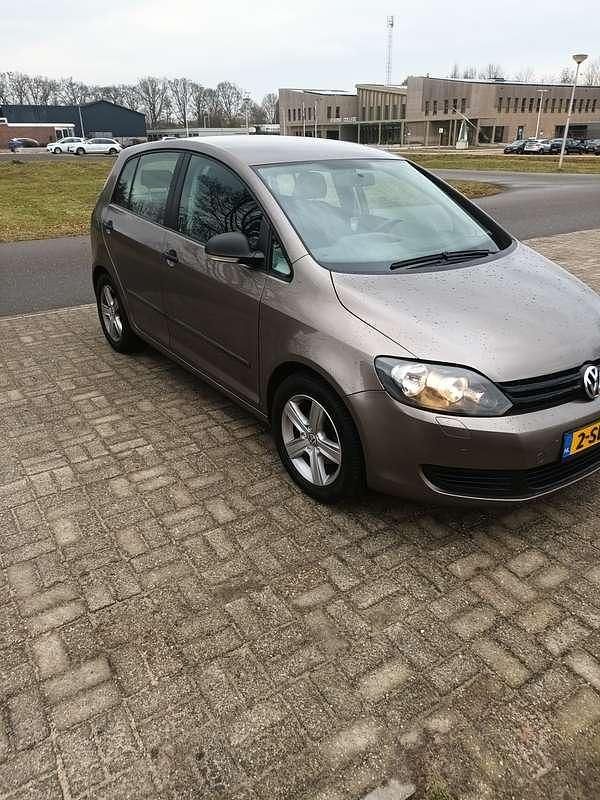Bruin Occasion 2013 VW Golf Plus Cross Trendline MPV | € 6.950 (Eerlijke prijs) - Afbeelding 1/4