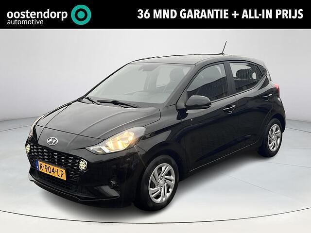 Zwart Occasion 2022 Hyundai i10 Comfort Hatchback | € 12.950 (Eerlijke prijs) - Afbeelding 1/4