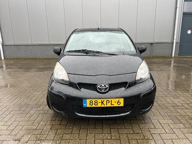 Occasion Toyota Aygo 68 PK (50 kW) 2010 Zwart Hatchback