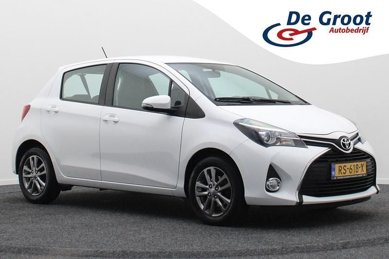 Wit Gebruikt 2015 Toyota Yaris Lounge Hatchback | € 9.950 (Super prijs) - Afbeelding 1/4