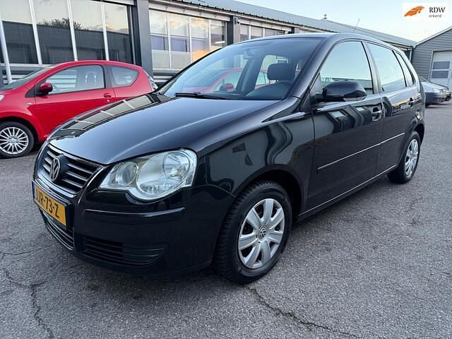 Zwart Gebruikt 2005 VW Polo Comfortline Hatchback | € 2.950 (Eerlijke prijs) - Afbeelding 1/4