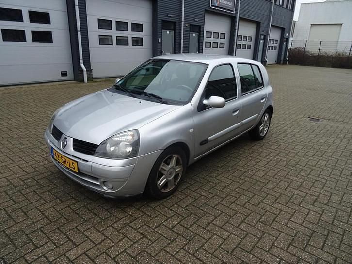 Occasion Renault Clio II 75 PK (55 kW) 2006 Grijs Hatchback