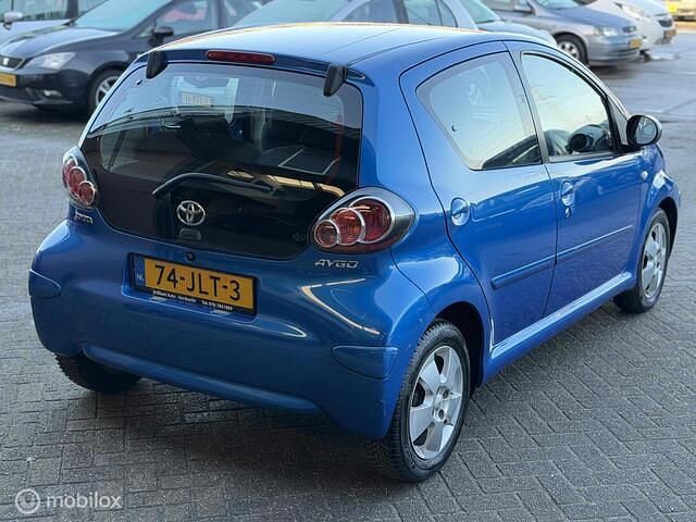 Occasion Toyota Aygo 68 PK (50 kW) 2009 Blauw Hatchback