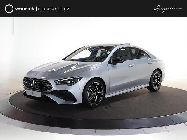 Zilver Occasion 2025 Mercedes CLA180 AMG line Sedan | € 47.900 - Afbeelding 1/4
