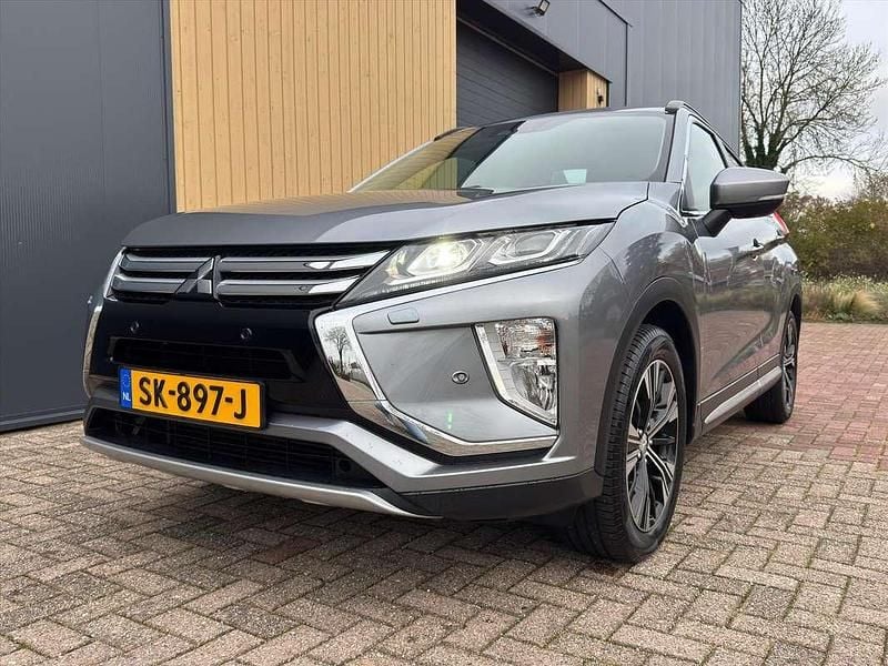 Grijs Gebruikt 2018 Mitsubishi Eclipse Cross Edition SUV | € 16.995 (Eerlijke prijs) - Afbeelding 1/4
