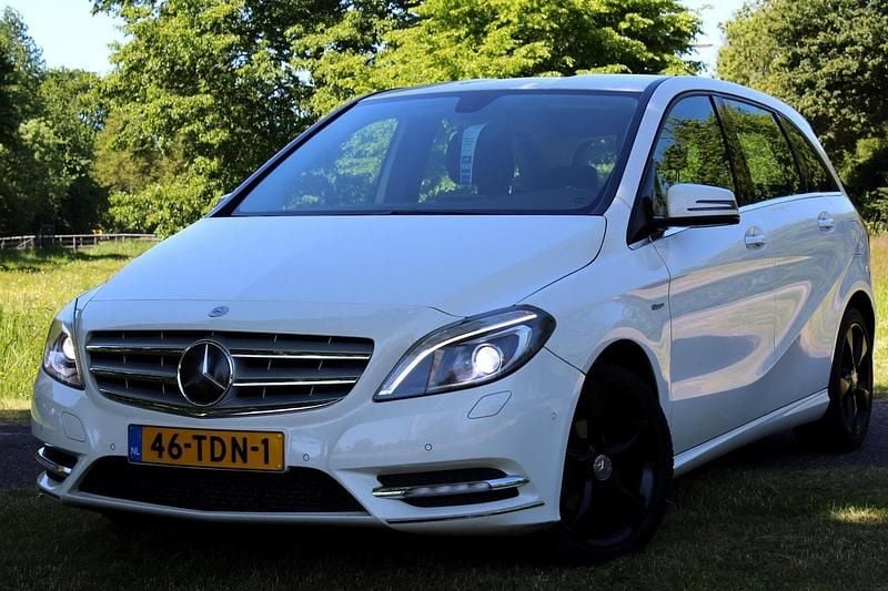 Wit Gebruikt 2012 Mercedes B180 Ambition MPV | € 8.999 (Super prijs) - Afbeelding 1/4