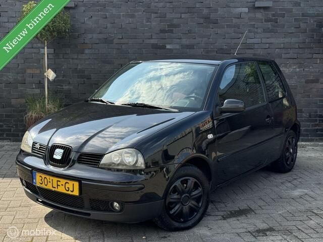 Zwart Gebruikt 2002 Seat Arosa Hatchback | € 1.295 (Eerlijke prijs) - Afbeelding 1/4