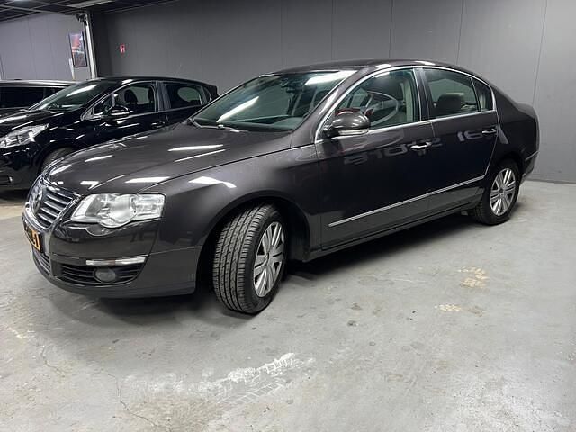 Occasion VW Passat Highline 123 PK (90 kW) 2008 Bruin Sedan