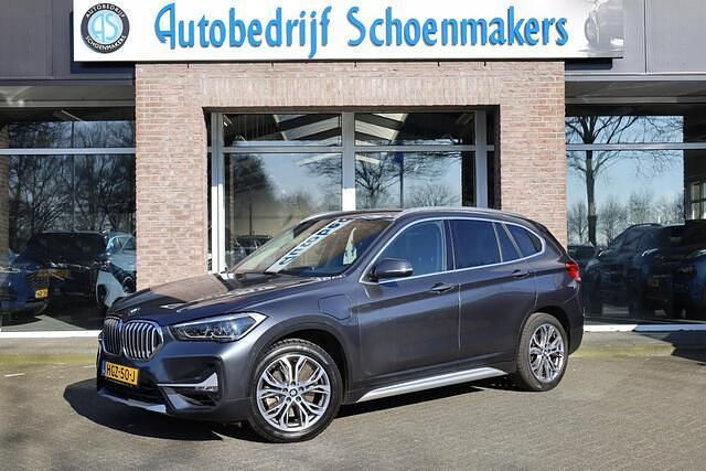 Grijs Gebruikt 2020 BMW X1 Executive SUV | € 25.445 (Eerlijke prijs) - Afbeelding 1/4