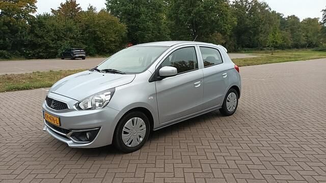 Grijs Gebruikt 2016 Mitsubishi Space Star Hatchback | € 4.499 (Eerlijke prijs) - Afbeelding 1/4