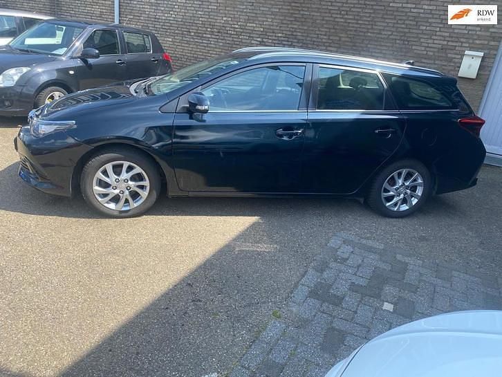 Occasion 2015 Toyota Auris Business Edition | € 9.999 (Eerlijke prijs) - Afbeelding 1/4