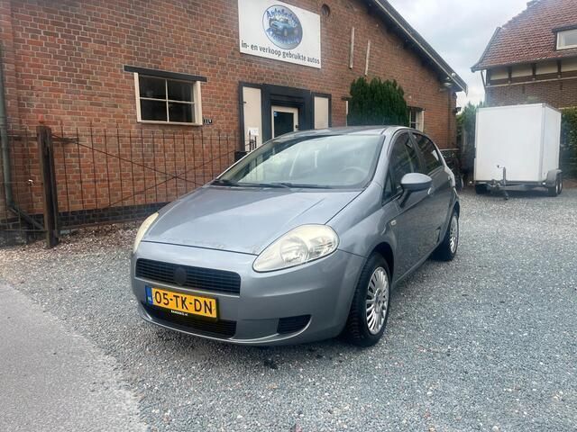 Occasion Fiat Grande Punto 65 PK (47 kW) 2006 Grijs Hatchback