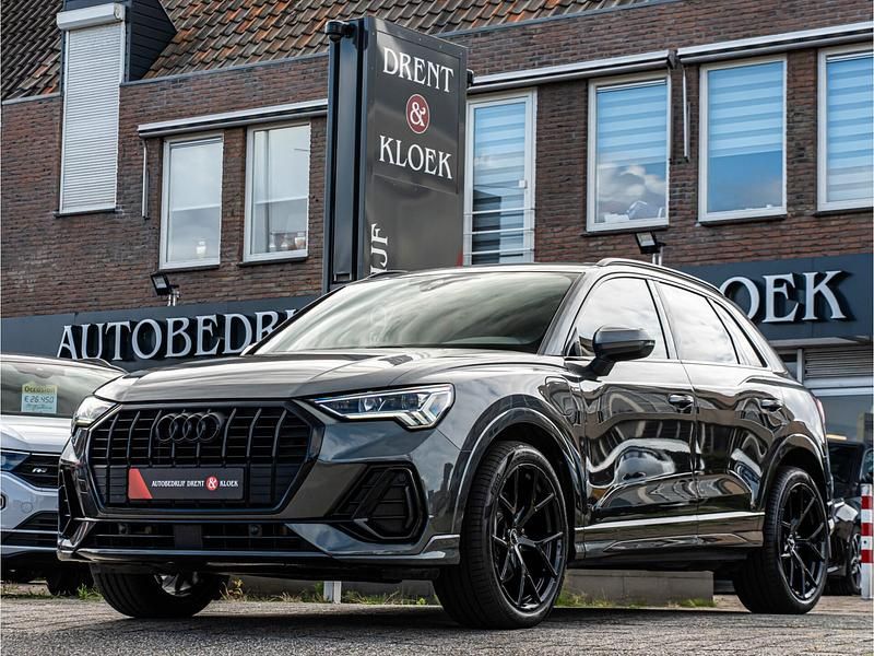 Grijs Occasion 2022 Audi Q3 S-Line SUV | € 33.750 (Iets duurder) - Afbeelding 1/4