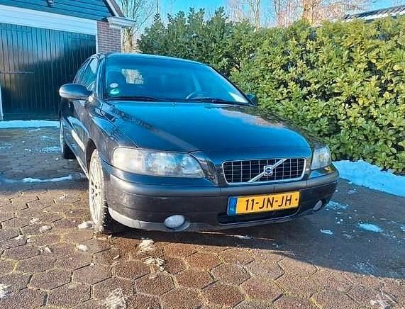 Gebruikt 2002 Volvo S60 Sedan | € 2.750 - Afbeelding 1/4