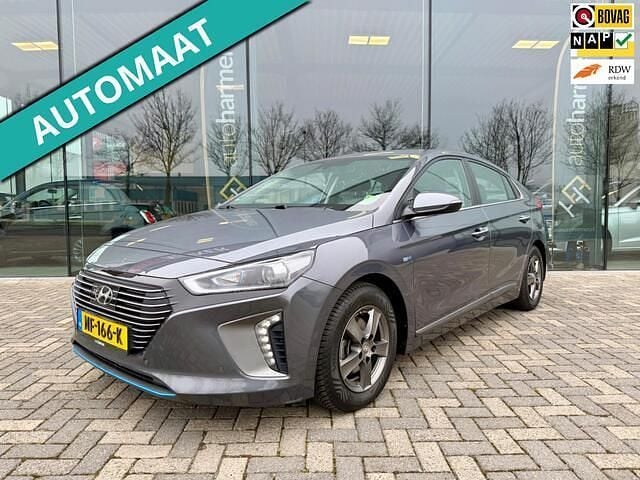 Grijs Occasion 2017 Hyundai Ioniq Premium Hatchback | € 14.745 (Eerlijke prijs) - Afbeelding 1/4