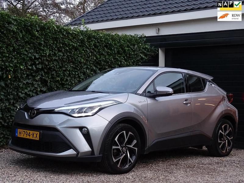 Grijs Gebruikt 2020 Toyota C-HR SUV | € 21.500 (Goede deal) - Afbeelding 1/4