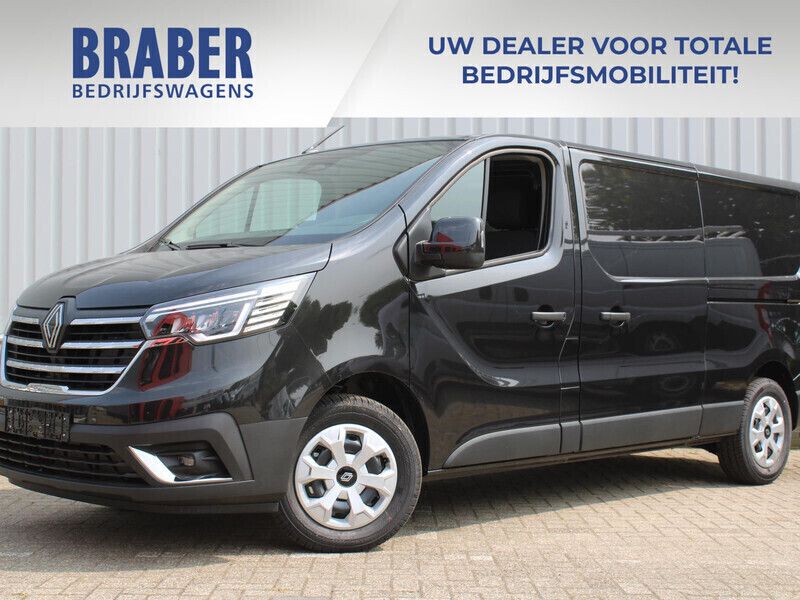 Zwart Nieuw 2024 Renault Trafic Van | € 30.950 (Super prijs) - Afbeelding 1/4