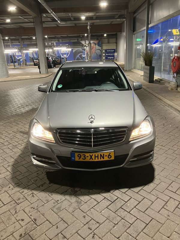 Grijs Gebruikt 2012 Mercedes C180 Elegance Sedan | € 9.000 (Goede deal) - Afbeelding 1/4