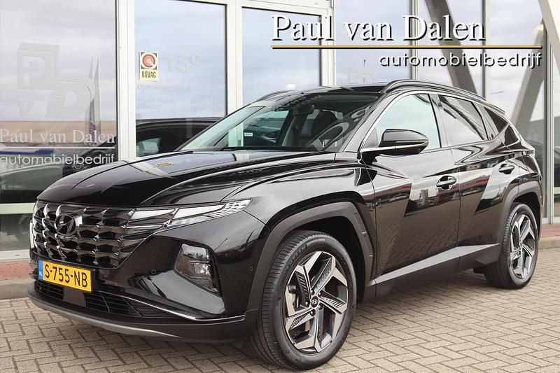 Zwart, metallic lak Gebruikt 2023 Hyundai Tucson Premium SUV | € 34.425 (Eerlijke prijs) - Afbeelding 1/4