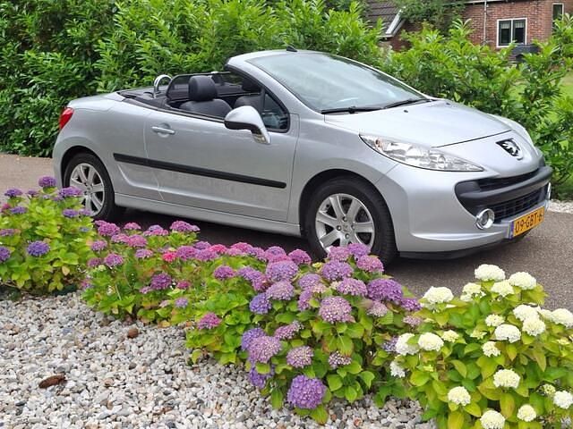 Grijs (metallic) Gebruikt 2008 Peugeot 207 CC Cabriolet | € 3.000 (Eerlijke prijs) - Afbeelding 1/4