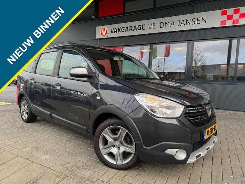 Grijs Gebruikt 2019 Dacia Lodgy MPV | € 12.750 (Eerlijke prijs) - Afbeelding 1/4