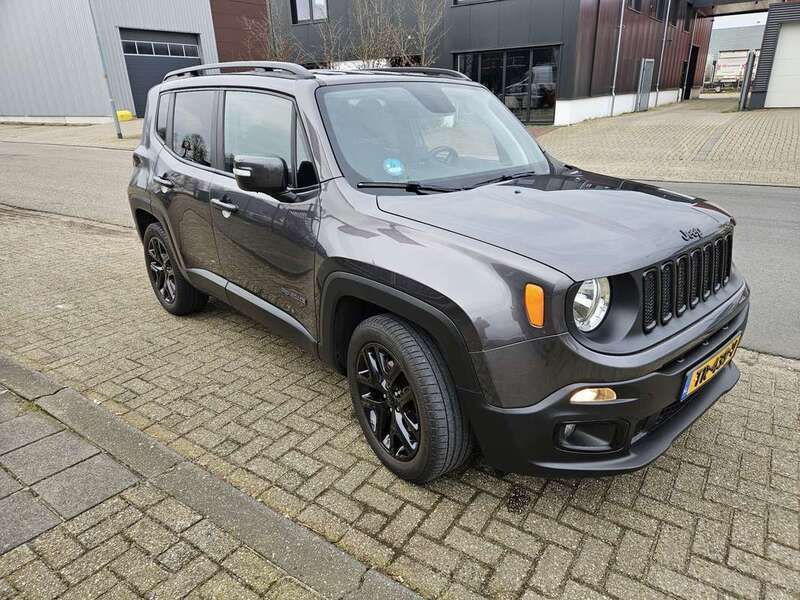Grijs Gebruikt 2018 Jeep Renegade Night Eagle SUV | € 16.900 (Eerlijke prijs) - Afbeelding 1/4