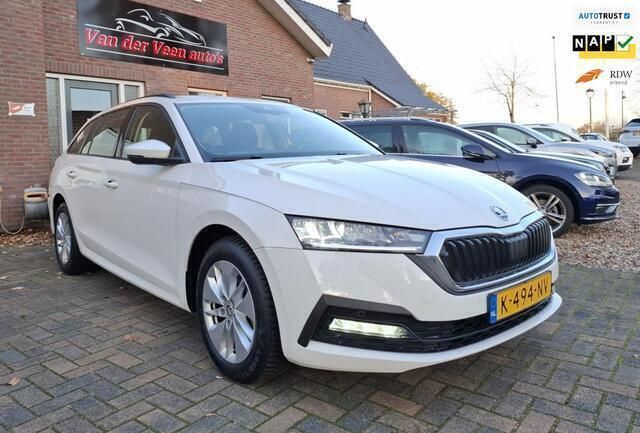 Wit Gebruikt 2021 Skoda Octavia Business Line Stationwagen | € 19.999 (Eerlijke prijs) - Afbeelding 1/4