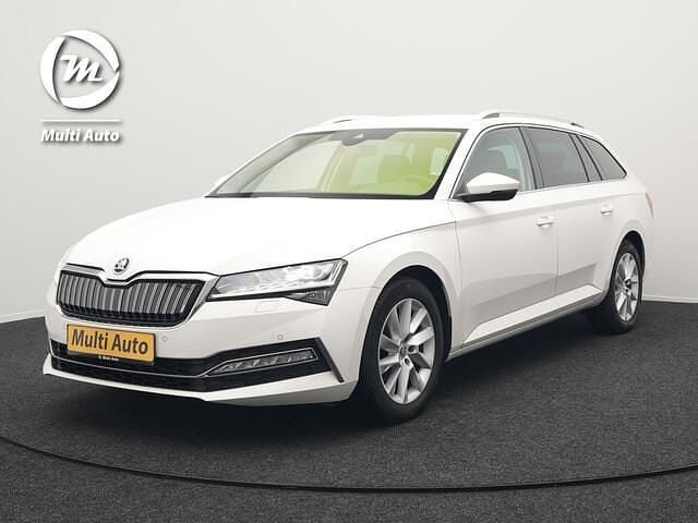 Wit Gebruikt 2020 Skoda Superb Business Line Hatchback | € 23.440 (Eerlijke prijs) - Afbeelding 1/4