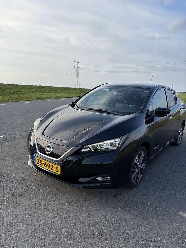 Zwart Gebruikt 2019 Nissan Leaf Tekna Hatchback | € 11.500 (Eerlijke prijs) - Afbeelding 1/4