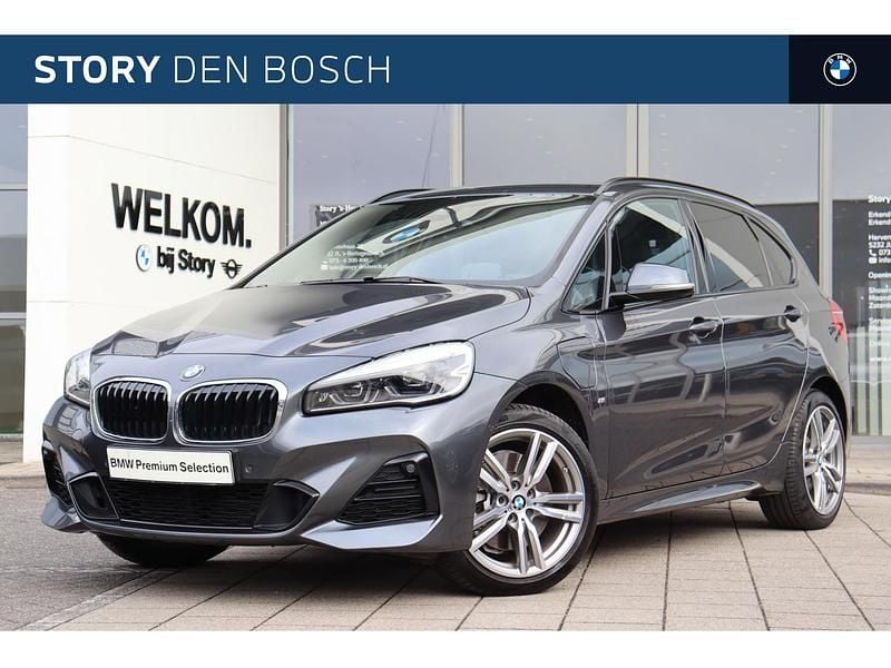 Grijs Gebruikt 2021 BMW 225 Active Tourer Executive MPV | € 27.950 (Eerlijke prijs) - Afbeelding 1/4