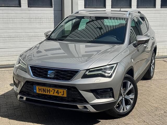 Grijs Gebruikt 2017 Seat Ateca 4Drive SUV | € 18.700 (Goede deal) - Afbeelding 1/4