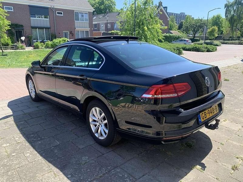 Occasion VW Passat Comfortline 125 PK (91 kW) 2015 Zwart Sedan