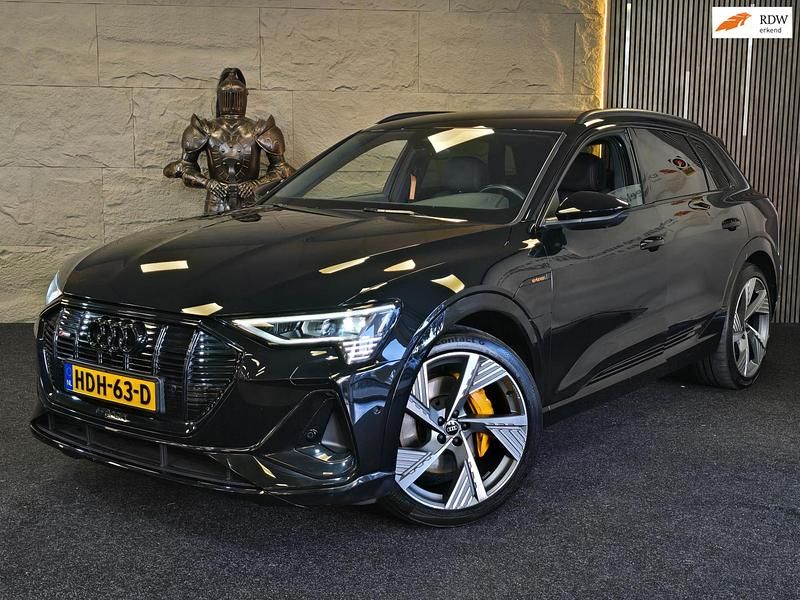 Zwart Gebruikt 2022 Audi e-tron Black Edition SUV | € 33.499 (Eerlijke prijs) - Afbeelding 1/4