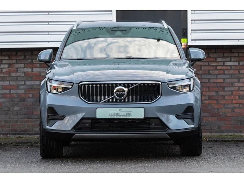 Grijs Gebruikt 2023 Volvo XC40 Core SUV | € 30.750 (Super prijs) - Afbeelding 1/4