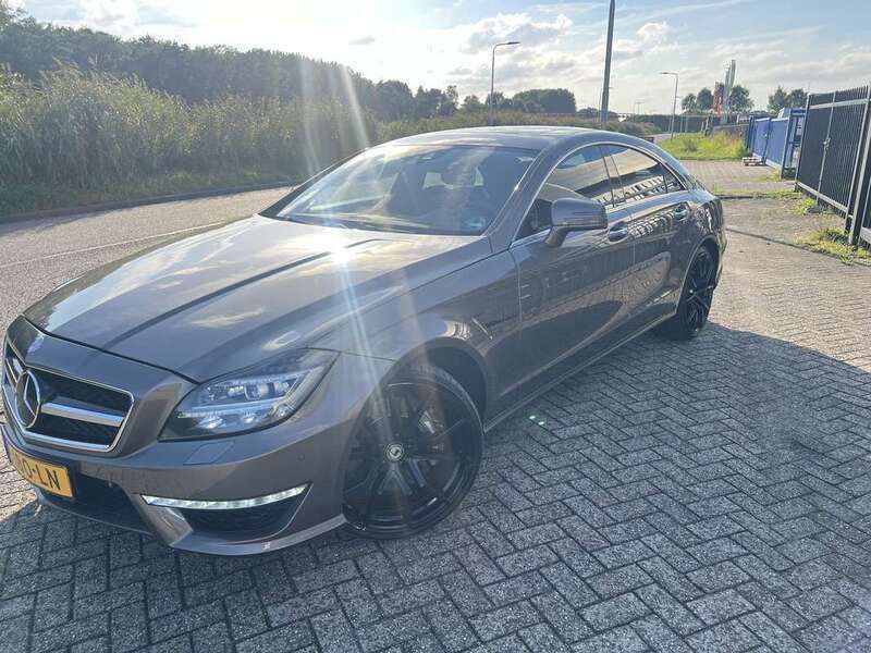 Grijs Gebruikt 2011 Mercedes CLS63 AMG AMG Sedan | € 29.500 - Afbeelding 1/4