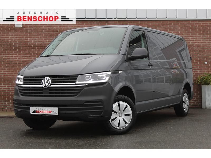Grijs Gebruikt 2024 VW Transporter Van | € 35.850 (Eerlijke prijs) - Afbeelding 1/4