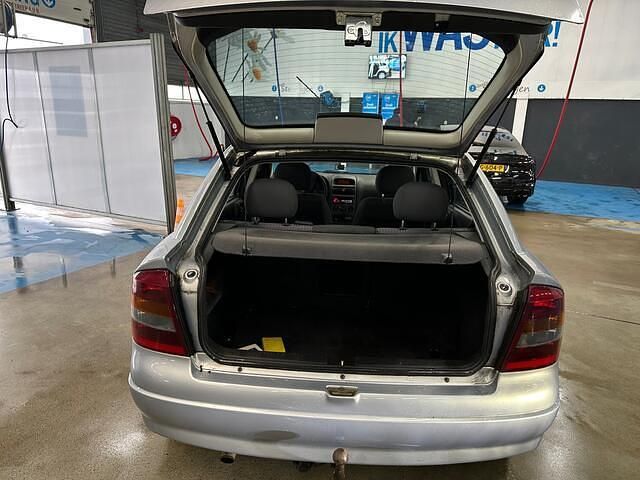 Occasion Opel Astra 101 PK (74 kW) 2003 Grijs Hatchback