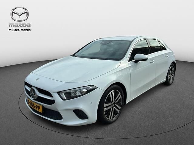 Wit Gebruikt 2020 Mercedes A160 Luxury Hatchback | € 16.255 (Eerlijke prijs) - Afbeelding 1/3