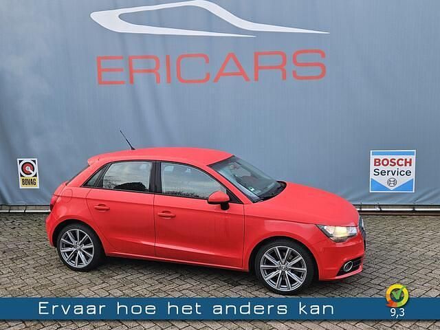 Rood (metallic) Occasion 2013 Audi A1 Sportback Ambition Hatchback | € 7.450 (Eerlijke prijs) - Afbeelding 1/4