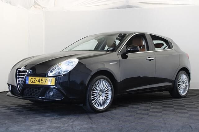 Zwart Gebruikt 2011 Alfa Romeo Giulietta Progression Hatchback | € 7.450 (Eerlijke prijs) - Afbeelding 1/4