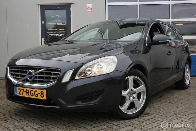 Grijs Gebruikt 2011 Volvo V60 Momentum Stationwagen | € 6.700 (Super prijs) - Afbeelding 1/4