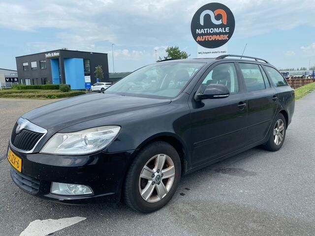 Zwart Gebruikt 2009 Skoda Octavia GreenLine Stationwagen | € 2.250 - Afbeelding 1/4