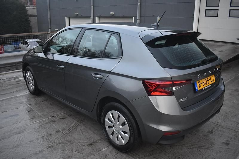 Occasion Skoda Fabia Ambition 2022 Grijs Hatchback