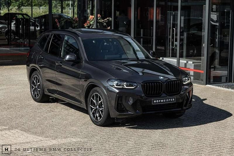 Grijs, metallic lak Gebruikt 2022 BMW X3 M Sport SUV | € 49.950 (Eerlijke prijs) - Afbeelding 1/4