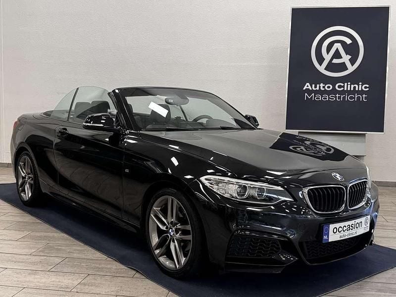 Zwart Gebruikt 2017 BMW 218 Executive Cabriolet | € 18.445 (Eerlijke prijs) - Afbeelding 1/4