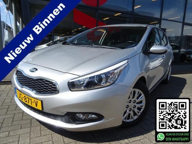 Zilver Gebruikt 2015 Kia Ceed Comfort Hatchback | € 9.945 (Eerlijke prijs) - Afbeelding 1/4