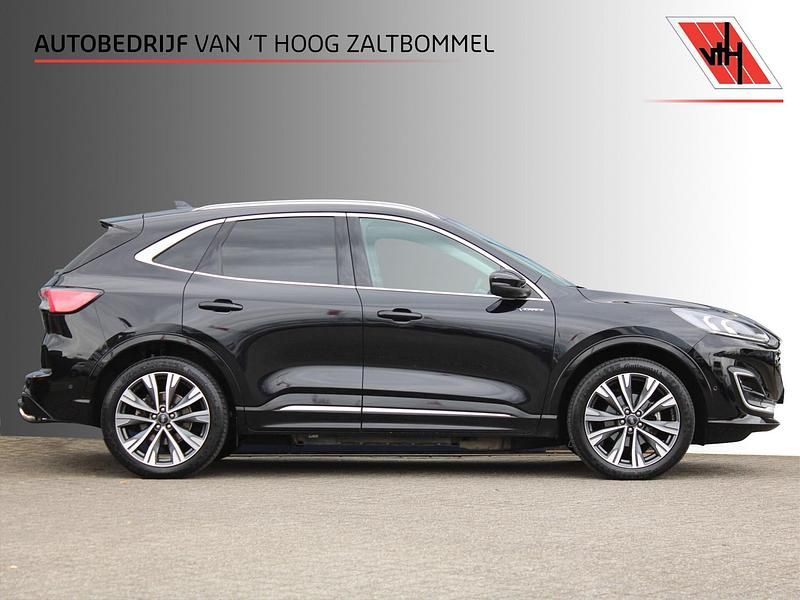 Zwart Gebruikt 2021 Ford Kuga Vignale SUV | € 24.900 (Iets duurder) - Afbeelding 1/4