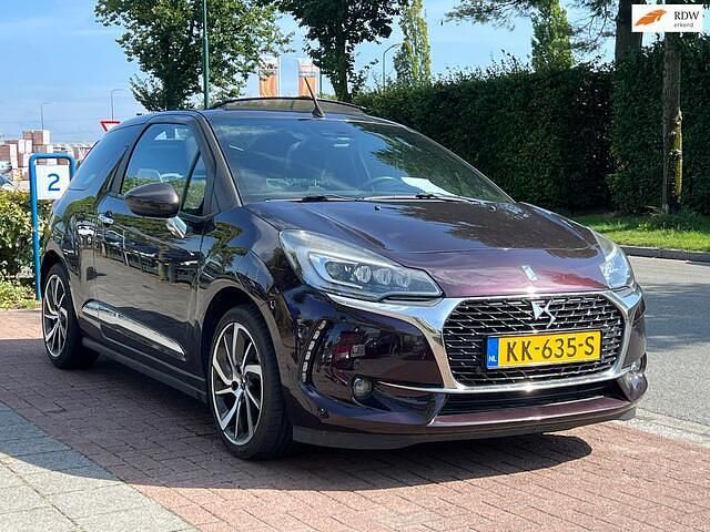 Paars Gebruikt 2016 Citroën DS3 Cabriolet PureTech Cabriolet | € 8.850 (Iets duurder) - Afbeelding 1/4