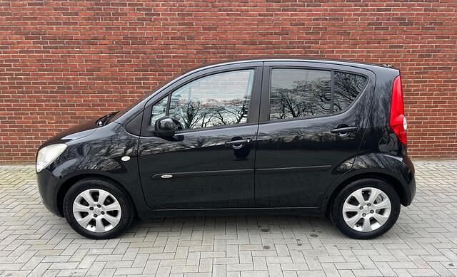 Occasion Opel Agila Edition 65 PK (47 kW) 2011 Zwart Hatchback