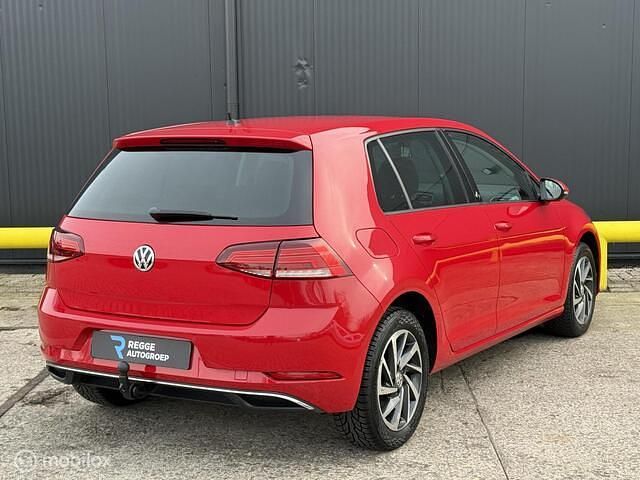 Occasion VW Golf VII Highline 110 PK (80 kW) 2017 Rood Hatchback